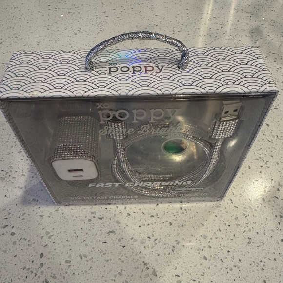 NIP🎀💎xo poppy bling💎🎀20W PD Fast Charging 1 USB-A + Lightning Cable Bling combo - Picture 3 of 11